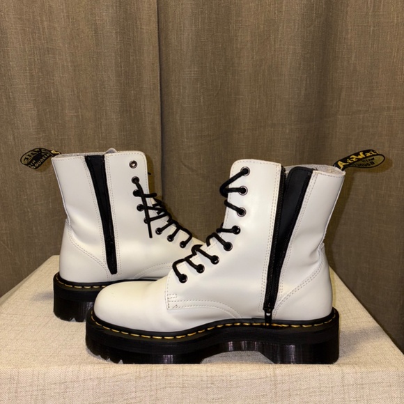 Dr. Martens | Unisex Jadon Boot White Smooth Leather Platforms | Size 9M/10L - Picture 2 of 8